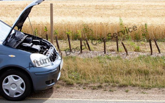 Arabadan Ve Motordan Gelen Sesleri Dinliyor Musunuz?